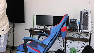 Novia Infiel Habla Con Su Pareja Mientras Folla Con Su Amante