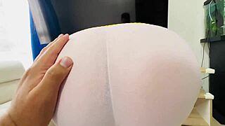 Esposa puta latina colombiana de cameltoe gigante seduce a sus amantes mientras hace labores en el hogar le encanta la verga y la leche en new york usa