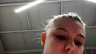 masturbate hard in the gym, teen slut 😏