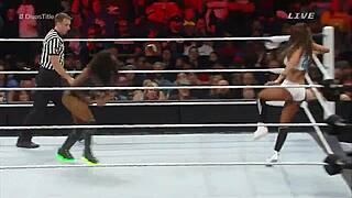 Nikki Bella Faces Naomi In Extreme Rules 2015