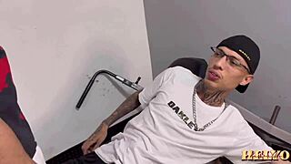 mc libera a namorada pra malhar e ela da chá de buceta pro personal?