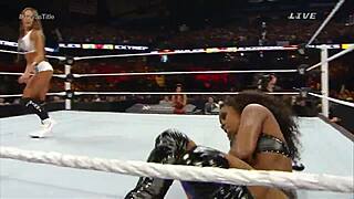 Nikki Bella Faces Naomi In Extreme Rules 2015