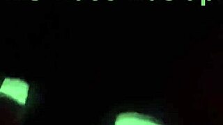 Em ligação na pizzaria e levando pau na buceta ao mesmo tempo com big cock fucking