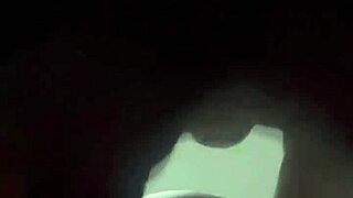 Em ligação na pizzaria e levando pau na buceta ao mesmo tempo com big cock fucking