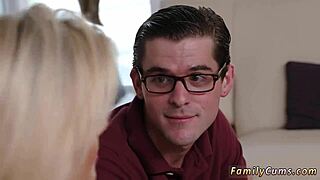 hd stepmom seduces boss's stepdaughter, then stepsiblings study and suck 😏