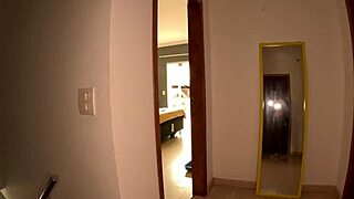 sua primeira vez nas c�meras foi aqui com ela ainda meia t�mida - gaby fernandes