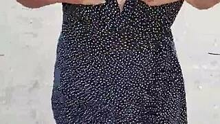 Exhibiendome en playa mexicana muestro las tetas y el culo