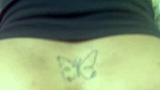 hotwife le gusta montar, ella es una amateur horny, monta y se viene en la boca