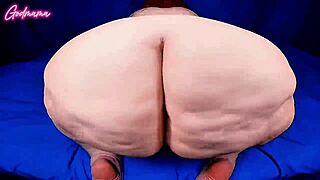 Fat Loose Booty Mama Shakes And Spreads For Pussy Farting On Dick