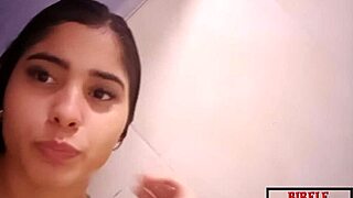 Gabi Paques Takes a Relaxing Bath and Prepares for Fun