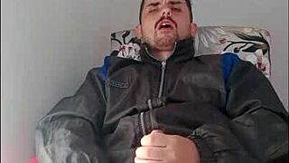 saymon fucks tasty pussy!