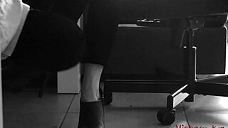 i make my sub worship me in femdom style