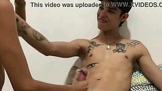 hermanastra pequeña llega de estudiar pidiendo que la folle rico, le encanta mi verga grande en domination 😍🔥