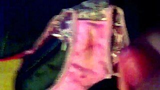 stepmom panties cum 😏