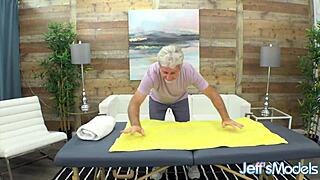 Hairy plumper kendra lee ryan wants the best rubdown