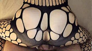 hot girl gives a beautiful blowjob and fucked in dogstyle all sexy ass and pussy in cum julandjon