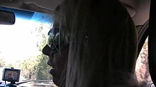 Licking that slutty mom's wet pussy 😈