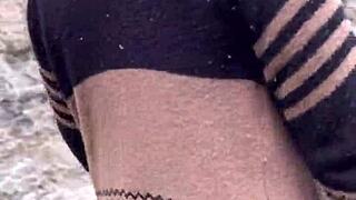 Patricinha da buceta rosa subindo o morro louca de tesão pra dar a bucetinha 😈