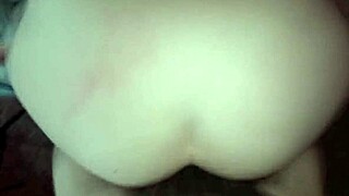 Mi hermanastra en pose de perrito argentina rubia super caliente tetona