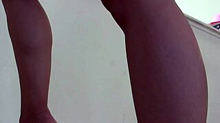 foot pumping with bare toes