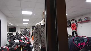 aurora jeune coquine de 23ans avec de gros seins