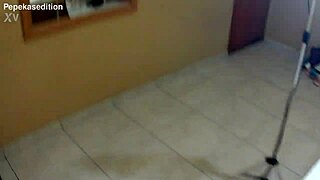 Bianca naldy gives sexy milf blowjob to santa in festive encounter