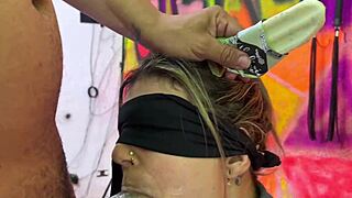 meu melhor amigo da minha escola quis fazer essa brincadeira dos sabores fui enganada com ele colocando o pau dele na minha boca ele deixou minha boca toda melada de porra gelada