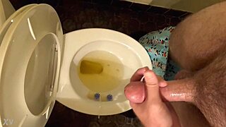 i'm masturbating my big dikc monster cock