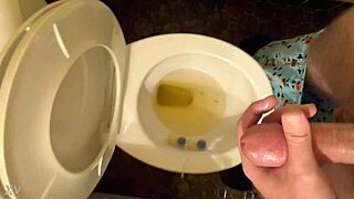 i'm masturbating my big dikc monster cock