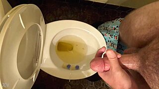 i'm masturbating my big dikc monster cock