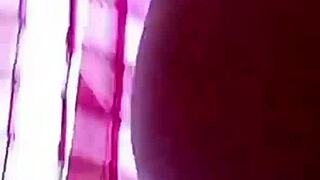 Pregnant woman with open ass flashing