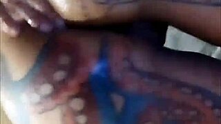 Fetiš prdenja - odrasli posnetki s sproščanjem plinov v igrivih sobah