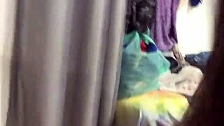 i ate the gossipy neibor to see if her problm is lack of dik