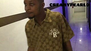 He really did her dirty on this one, massaging her curvy body in the bedroom 😈