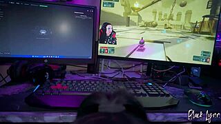 Streamer novizia femmina prende la prima donazione