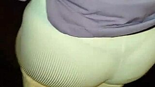 Acosando A Madura Venezolana Culona En Las Calles De Lima Con Hilo Rojo Parte 2