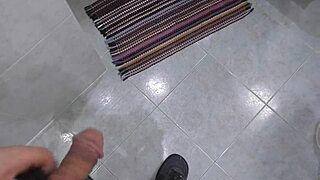 Madrastra Tetona En La Ducha La Observo Y Me Hago Una Paja 😏💦