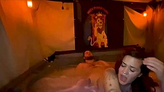 Quick creampie fuck in the hot tub with Santana Red