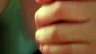 minha madrasta vem ao meu quarto para beber leite