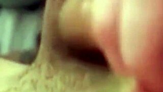 minha madrasta vem ao meu quarto para beber leite