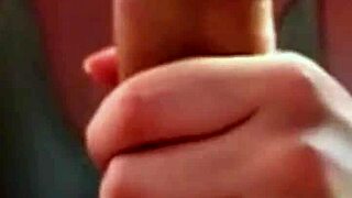 minha madrasta vem ao meu quarto para beber leite