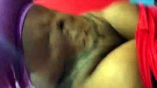 Cherokee shows big booty on treadmill