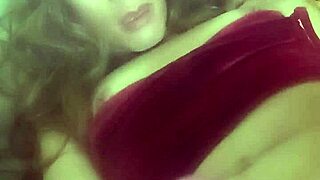 crossdressing bisexual transsexual moves hips for pleasure