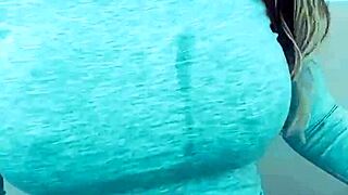 Bimbos have more fun masturbating