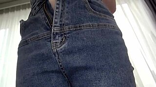 College Girl Squirts Flooding Bed