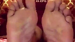 My step sister in law has such nice feets