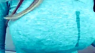 Bimbos have more fun masturbating