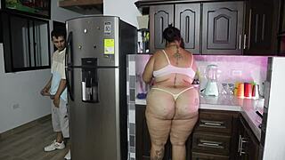 Hijastro Espia Su Madrastra Y Todo Sale Mal