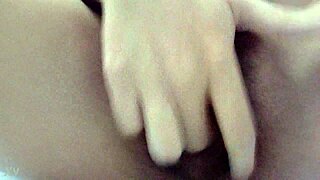 pendeja masturbandose para mi