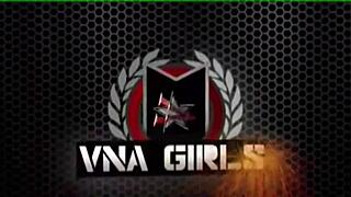 Remy Lacroix Demonstrates Fingering Technique